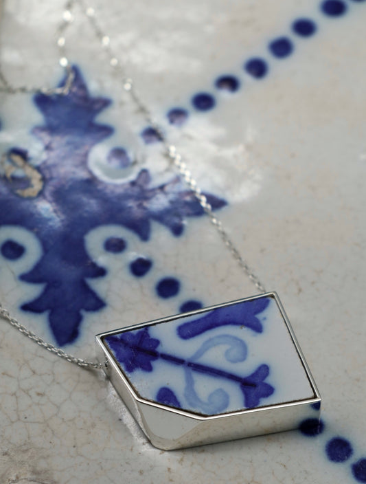 PORTO SENTIDO COLAR DE AZULEJO